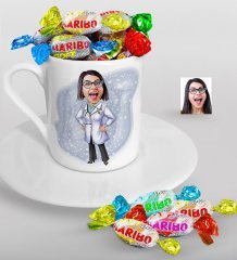 Kişiye Özel Bayan Doktor Karikatürlü Türk Kahvesi Fincanı ve Haribo Şeker Hediye Seti-1