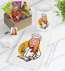 Kişiye Özel Bayan Chef Karikatürlü Nostaljik Lezzetler Defter Kalem Kupa Hediye Seti-12