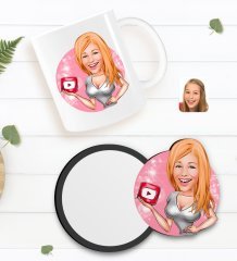 Kişiye Özel Kadın Youtuber Karikatürlü Beyaz Kupa ve Ahşap Bardak Altlığı Hediye Seti-2