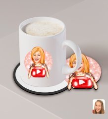 Kişiye Özel Kadın Youtuber Karikatürlü Beyaz Kupa ve Ahşap Bardak Altlığı Hediye Seti-1