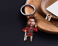 BK Gift Kişiye Özel Gezgin Karikatürlü Ahşap Anahtarlık-1 Sevgiliye Hediye, Arkadaşa Hediye, Doğum Günü Hediyesi
