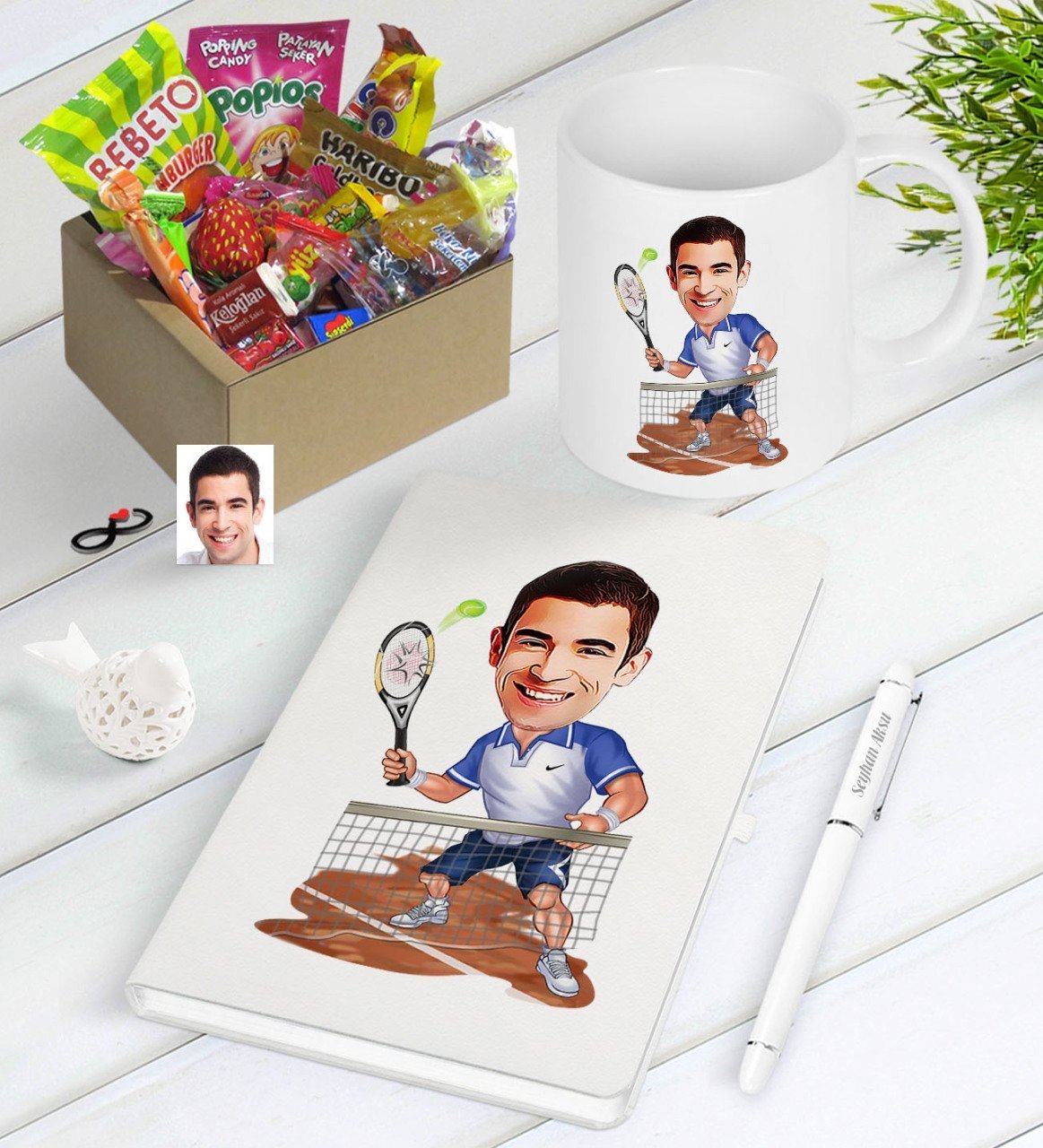 Kişiye Özel Bay Tenis Oyuncusu Karikatürlü Nostaljik Lezzetler Defter Kalem Kupa Hediye Seti