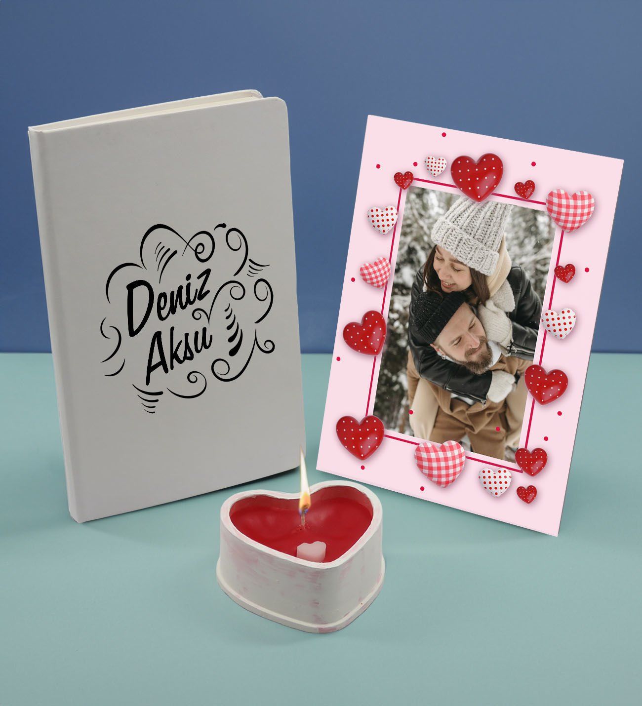 BK Gift Kişiye Özel İsimli Beyaz Defter Dekoratif Çerçeve ve Kalp Taş Obje Kokulu Mum Hediye Seti-4, Sevgiliye Hediye, Arkadaşa Hediye