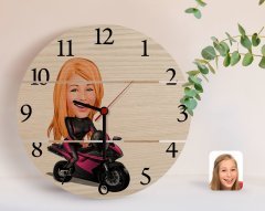 Kişiye Özel Kadın Motorcu Karikatürlü Otantik Ahşap Palet Saat-1