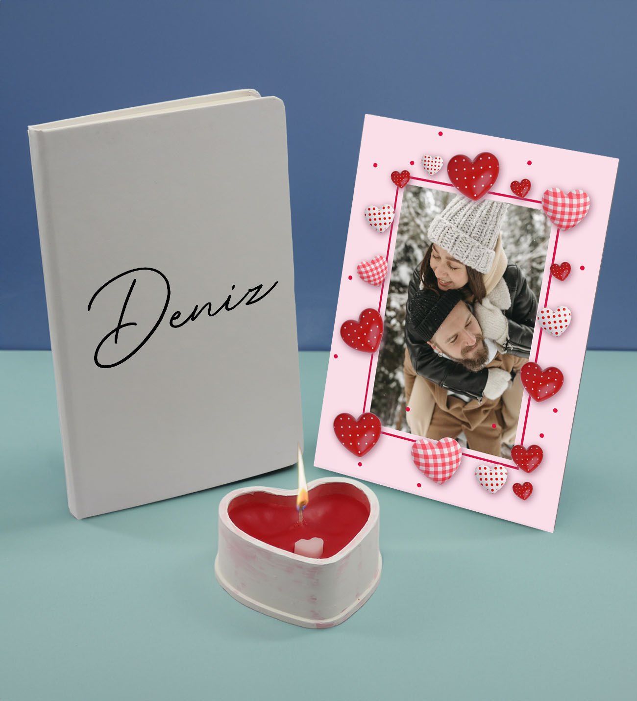 BK Gift Kişiye Özel İsimli Beyaz Defter Dekoratif Çerçeve ve Kalp Taş Obje Kokulu Mum Hediye Seti-1, Sevgiliye Hediye, Arkadaşa Hediye