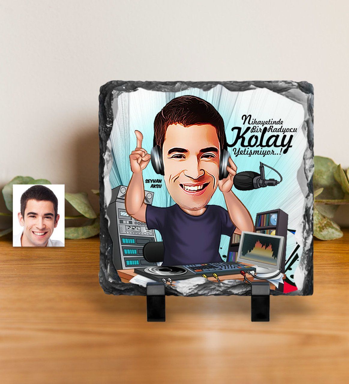 Kişiye Özel Bay Radyocu Karikatürlü Dekoratif Doğal Taş - 1