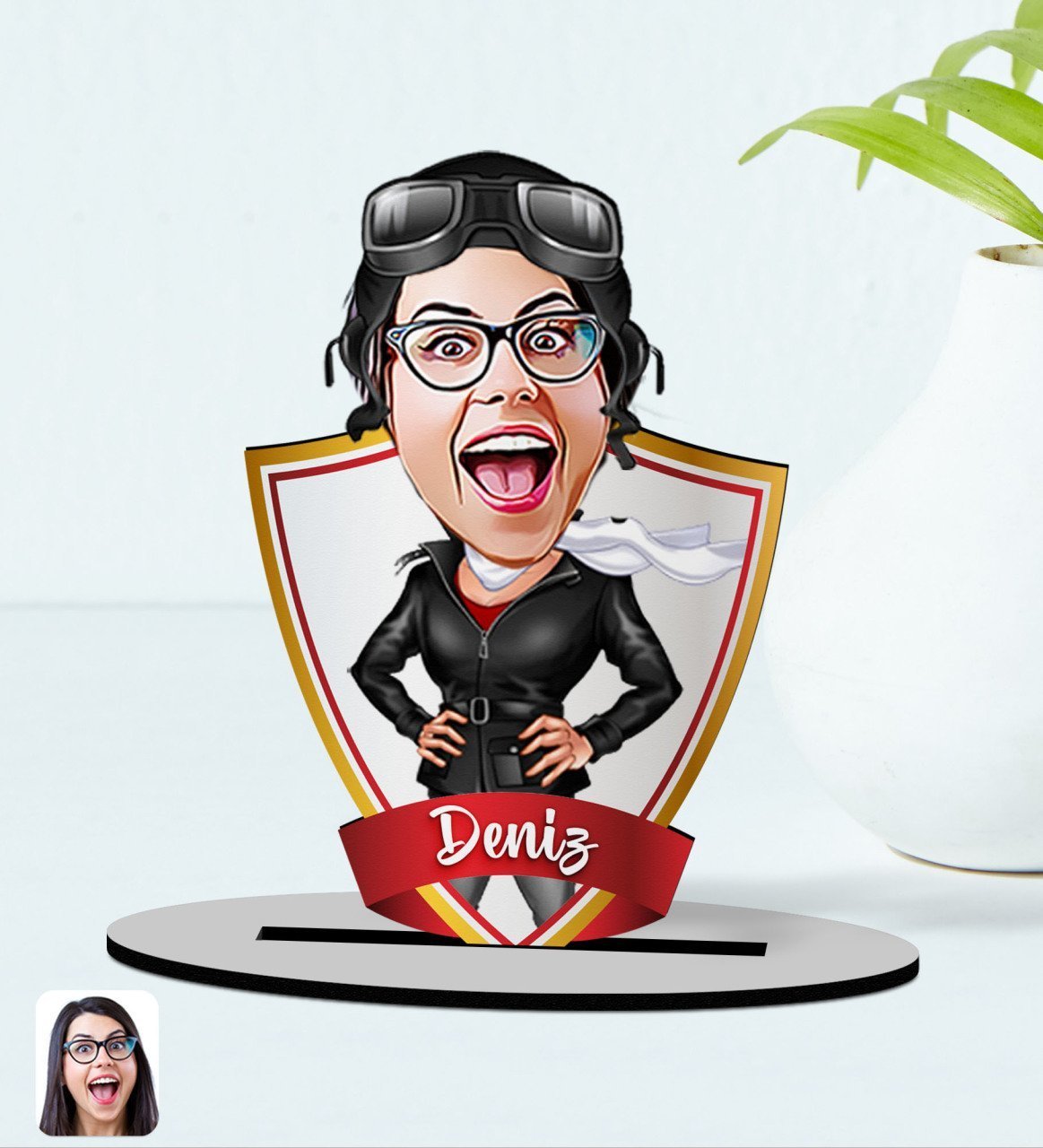 Kişiye Özel İsimli Kadın Pilot Karikatürlü Ahşap Biblo Model-1