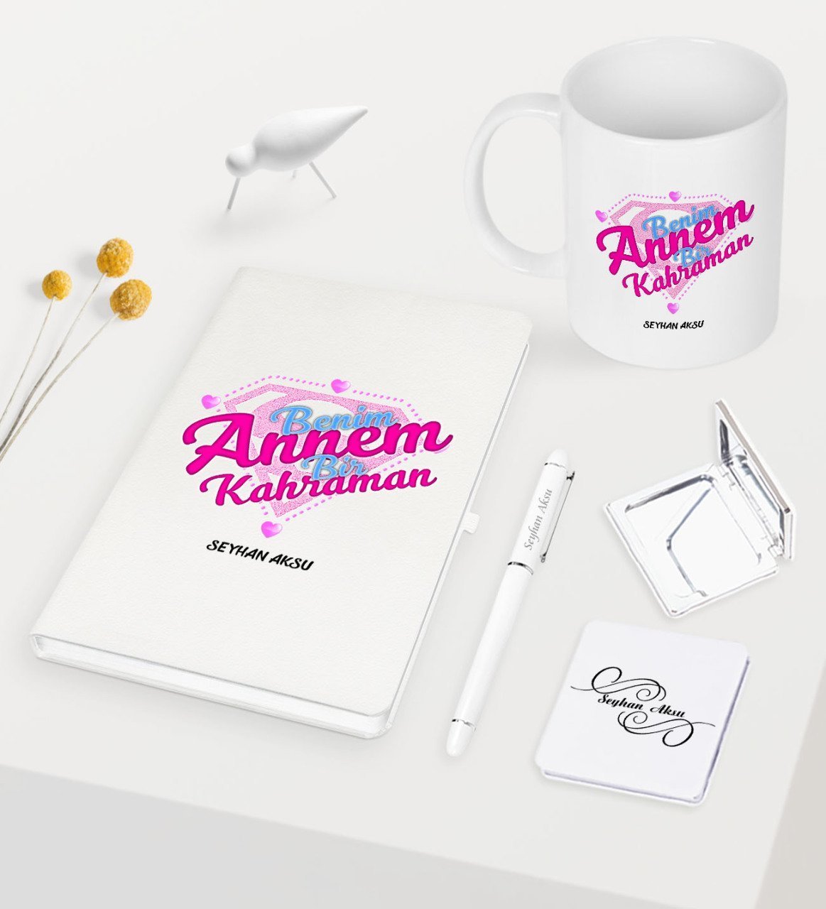Kişiye Özel Annem Bir Kahraman Beyaz Defter Kalem Kupa Ayna Seti