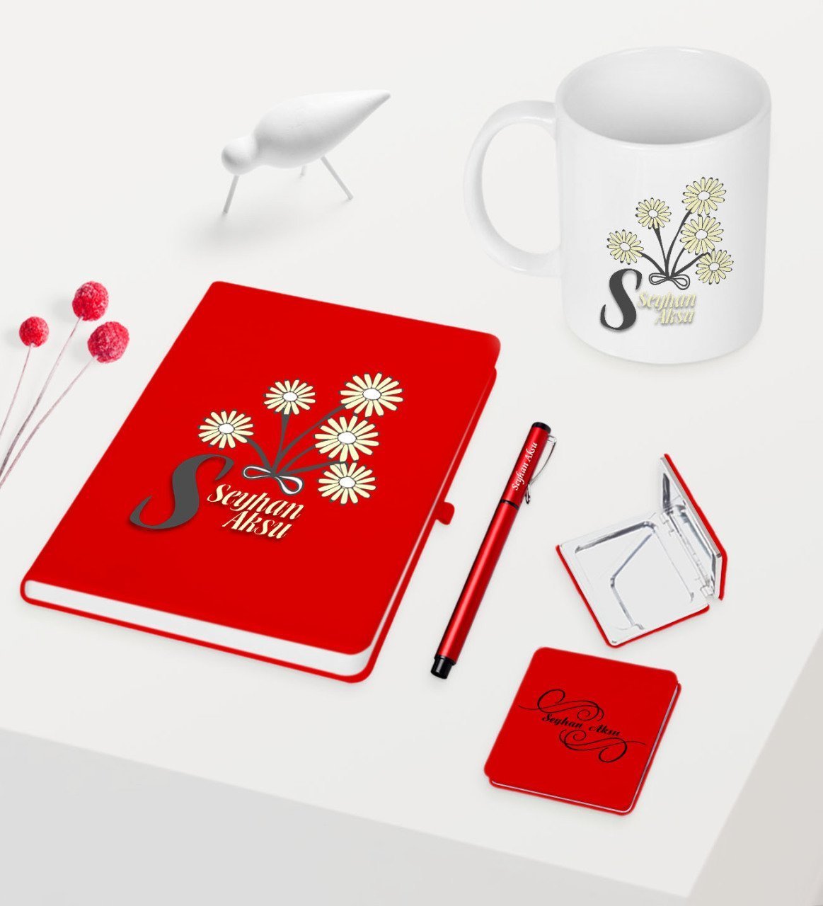 Kadınlar Gününe Özel Kırmızı Defter Kalem Kupa Ayna Seti - 15