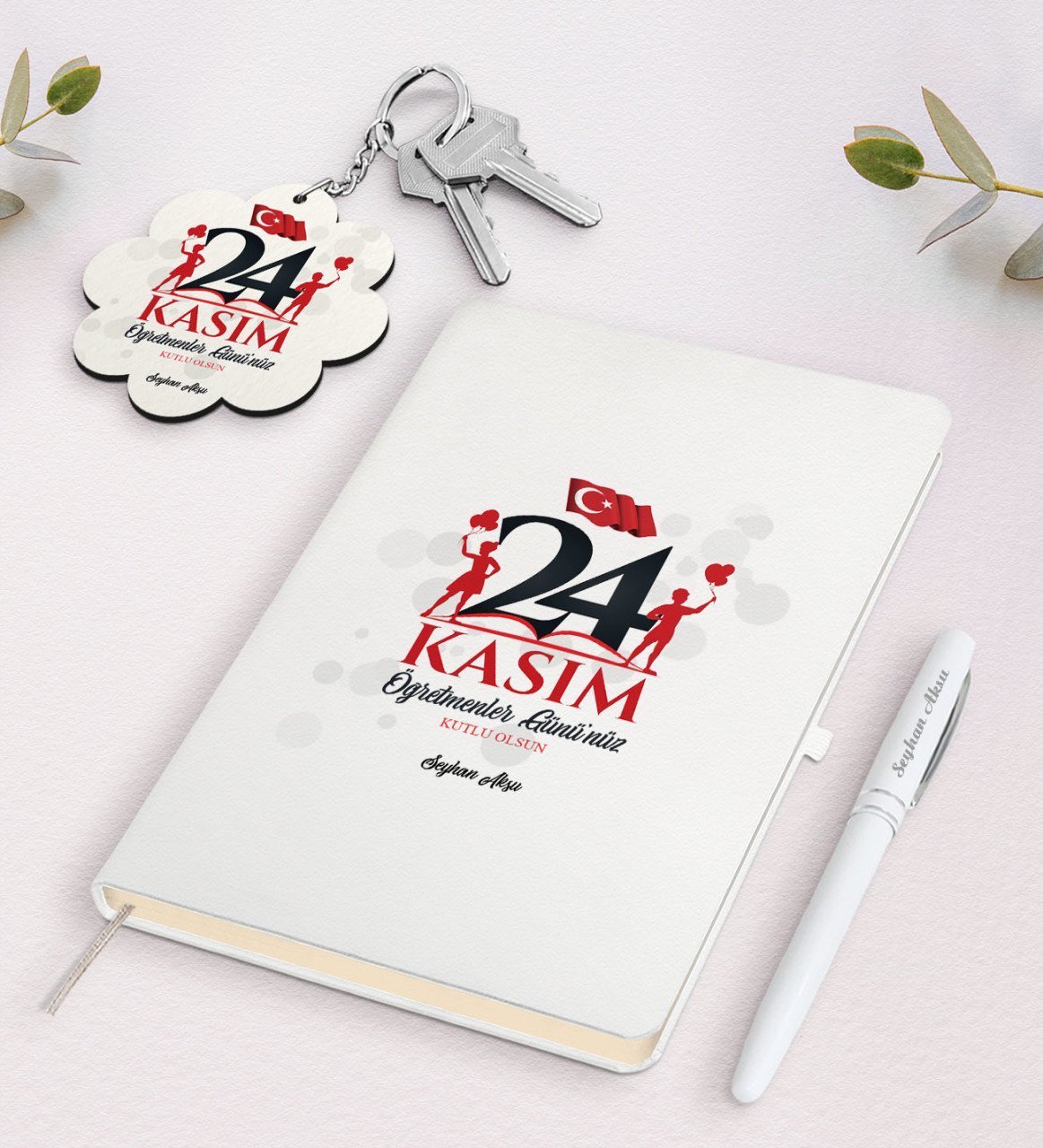 Kişiye Özel Öğretmenler Gününüz Kutlu Olsun Beyaz Defter Kalem ve Anahtarlık Hediye Seti-2