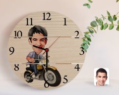 Kişiye Özel Erkek Motorcu Karikatürlü Otantik Ahşap Palet Saat-1