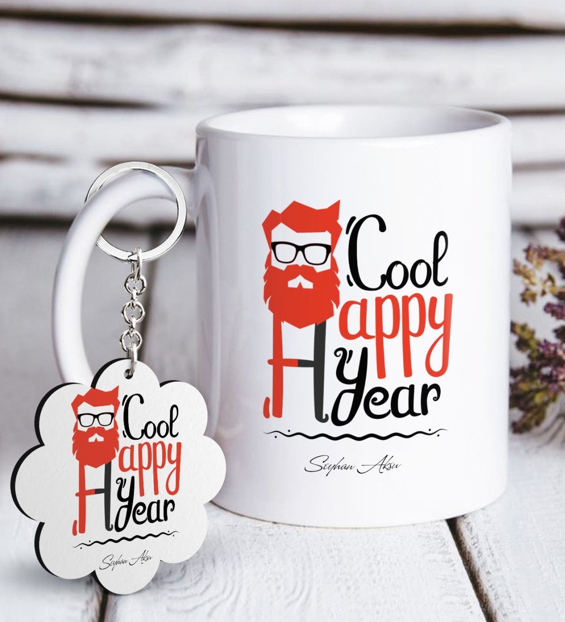 Kişiye Özel Noel Baba Beyaz Kupa ve Anahtarlık Hediye Seti-3