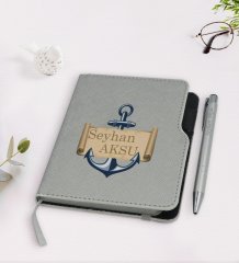 Kişiye Özel Çapa Tasarımlı Gri Termo Deri Defter Kalem Seti-3