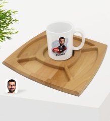 Kişiye Özel Erkek Patron Karikatürlü Beyaz Kupa ve Doğal Masif Ahşap 4 Bölmeli Sunum Tabağı Çerezlik Hediye Seti-1