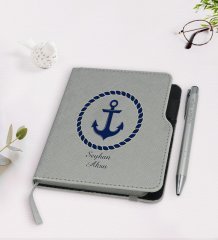 Kişiye Özel Çapa Tasarımlı Gri Termo Deri Defter Kalem Seti-1