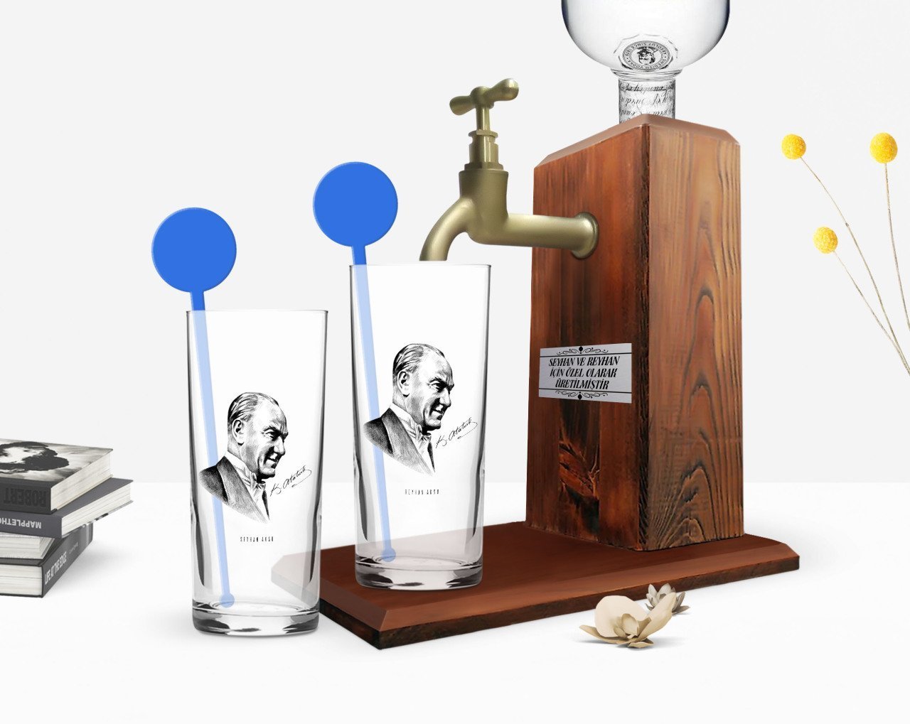 Kişiye Özel Renkli Baskılı Atatürk Temalı İkili Vodka Bardağı ve Ahşap Vodka Standı Hediye Seti-10