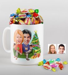 Kişiye Özel Yeni Yıl Sevgililer Karikatürlü Beyaz Kupa ve Haribo Şeker Hediye Seti-4