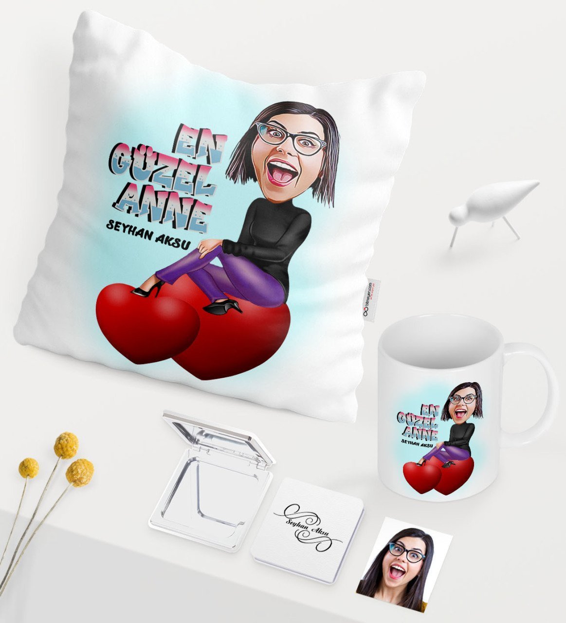 Kişiye Özel En Güzel Anne Karikatürlü Beyaz Kupa Ayna Yastık Seti