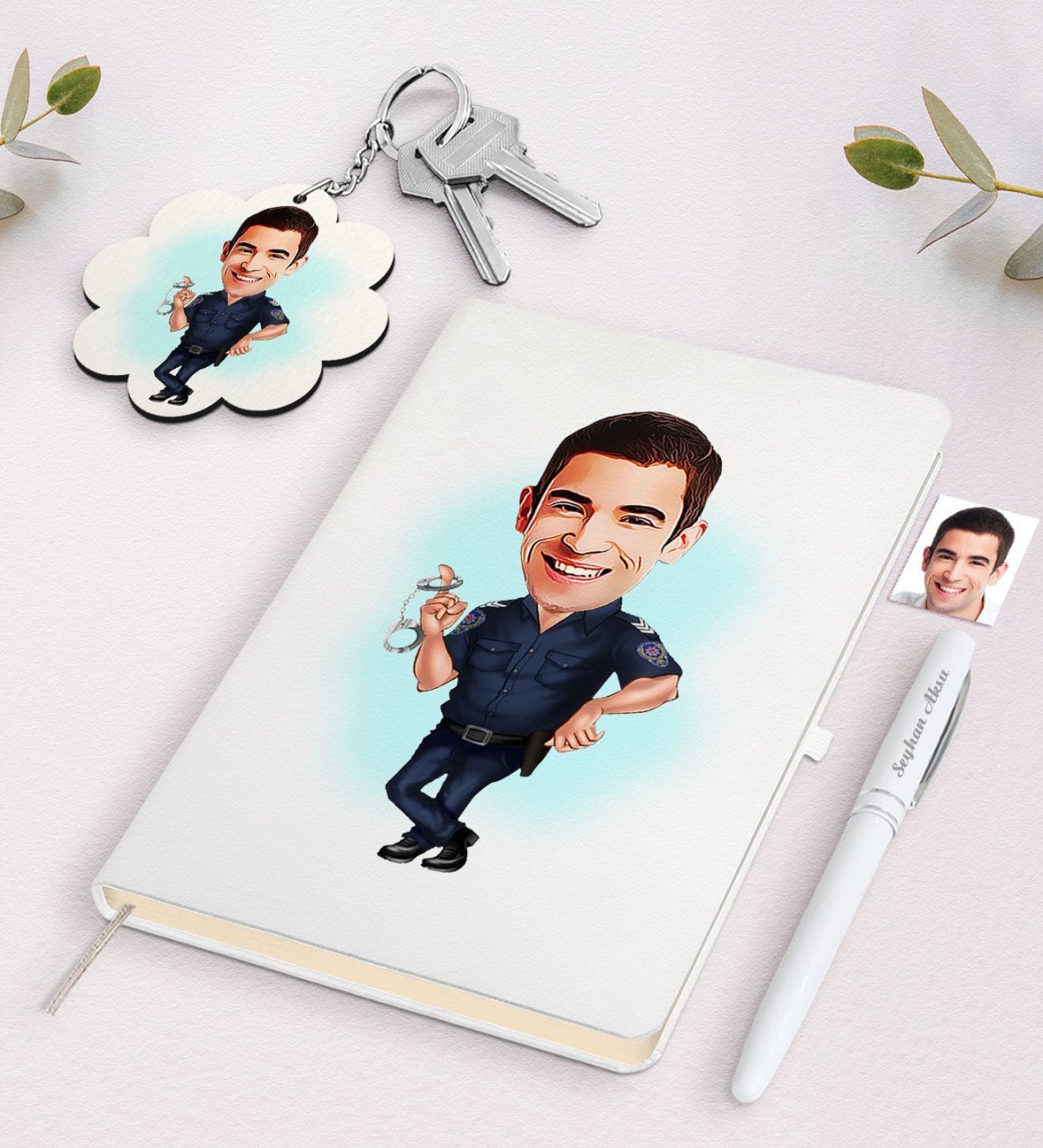 Kişiye Özel Erkek Polis Karikatürlü Beyaz Defter Kalem ve Anahtarlık Hediye Seti-2