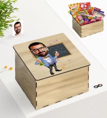 Kişiye Özel Ahşap Kutuda Bay Kimya Öğretmeni Karikatürlü Nostaljik Lezzetler Hediye Seti-1