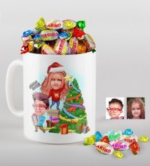 Kişiye Özel Yeni Yıl Kız Kardeş ve Erkek Kardeş Karikatürlü Beyaz Kupa ve Haribo Şeker Hediye Seti-1