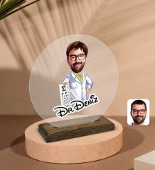 Kişiye Özel Erkek Göz Doktoru Karikatürlü Yuvarlak Ahşap Standlı Biblo-1