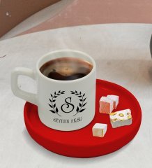 Kişiye Özel Kırmızı Sunum Tabaklı Çelenk Baş Harfli İsimli Türk Kahvesi Fincanı Model 4