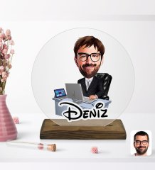 Kişiye Özel Erkek Genel Müdür Karikatürlü Yuvarlak Ahşap Standlı Biblo-1