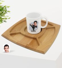 Kişiye Özel Erkek Karateci Karikatürlü Beyaz Kupa ve Doğal Masif Ahşap 4 Bölmeli Sunum Tabağı Çerezlik Hediye Seti-1