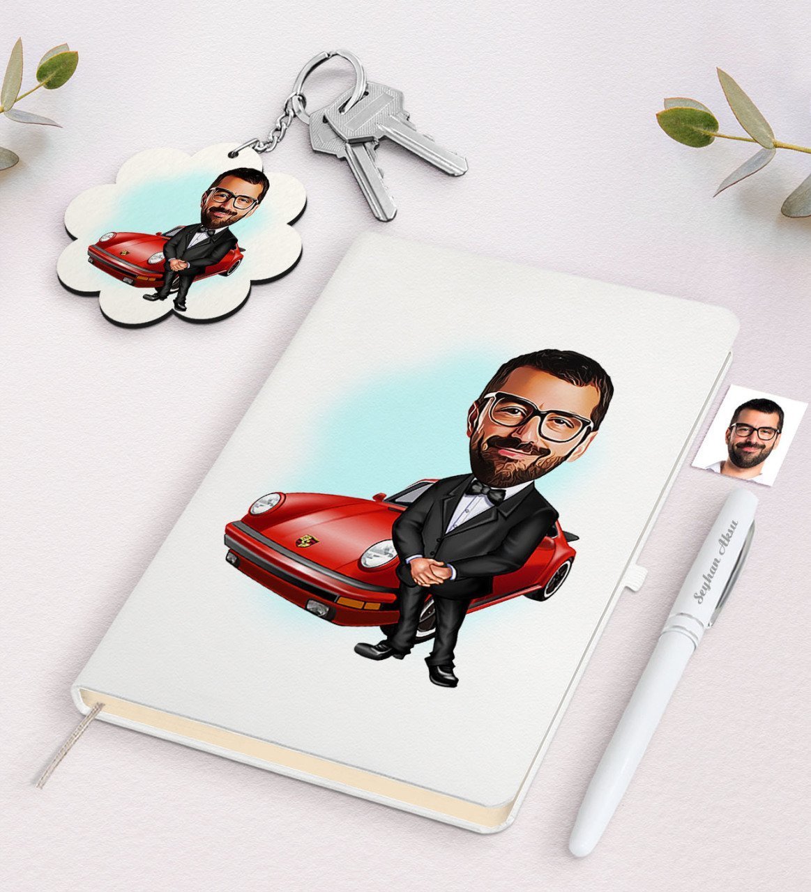 Kişiye Özel Erkek Patron Karikatürlü Beyaz Defter Kalem ve Anahtarlık Hediye Seti-1