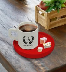Kişiye Özel Kırmızı Sunum Tabaklı Çelenk Baş Harfli İsimli Türk Kahvesi Fincanı Model 1