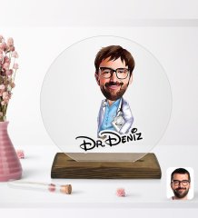 Kişiye Özel Erkek Doktor Karikatürlü Yuvarlak Ahşap Standlı Biblo-8