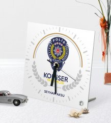 Kişiye Özel Komiser Yardımcısı Temalı Masaüstü Kare Cam Saat - 2