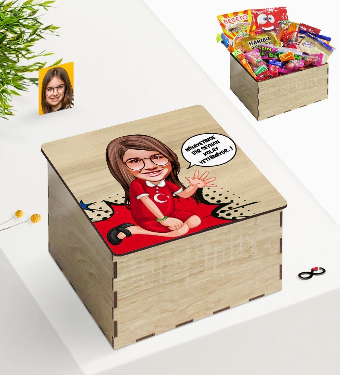 Kişiye Özel Ahşap Kutuda Kız Çocuk Kolay Yetişmiyor Karikatürlü Nostaljik Lezzetler Hediye Seti-3