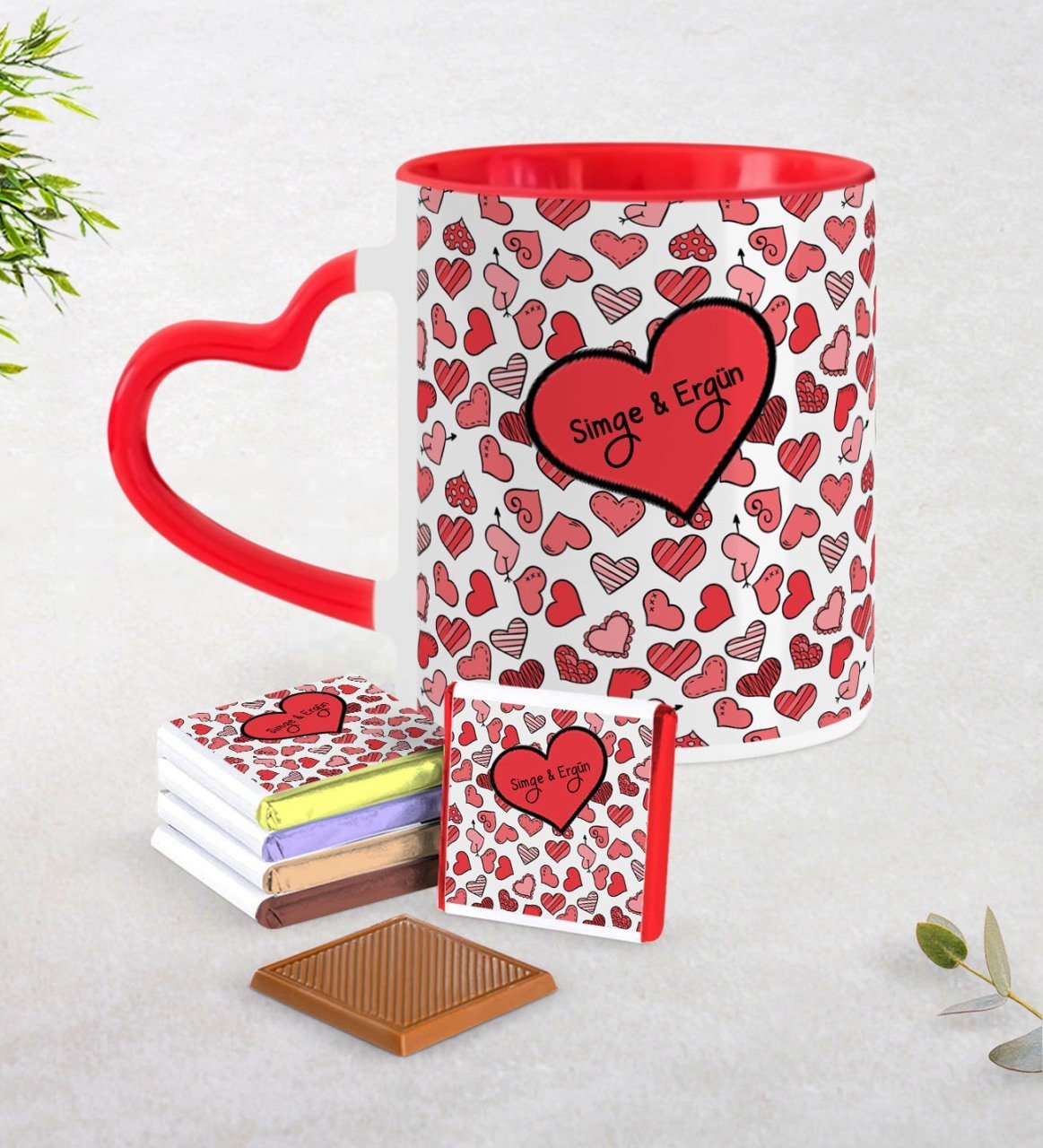 Kişiye Özel Sevgililer Günü Kırmızı Kalpli Kupa ve Çikolata Seti-48