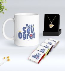 Kişiye Özel Yaşa Sev Öğret Beyaz Kupa Çikolata ve İsimli Papatya Kolye Hediye Seti-2