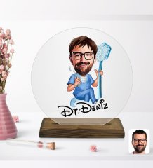 Kişiye Özel Erkek Diş Hekimi Karikatürlü Yuvarlak Ahşap Standlı Biblo-2