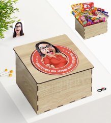 Kişiye Özel Ahşap Kutuda Bayan Kolay Yetişmiyor Karikatürlü Nostaljik Lezzetler Hediye Seti-3