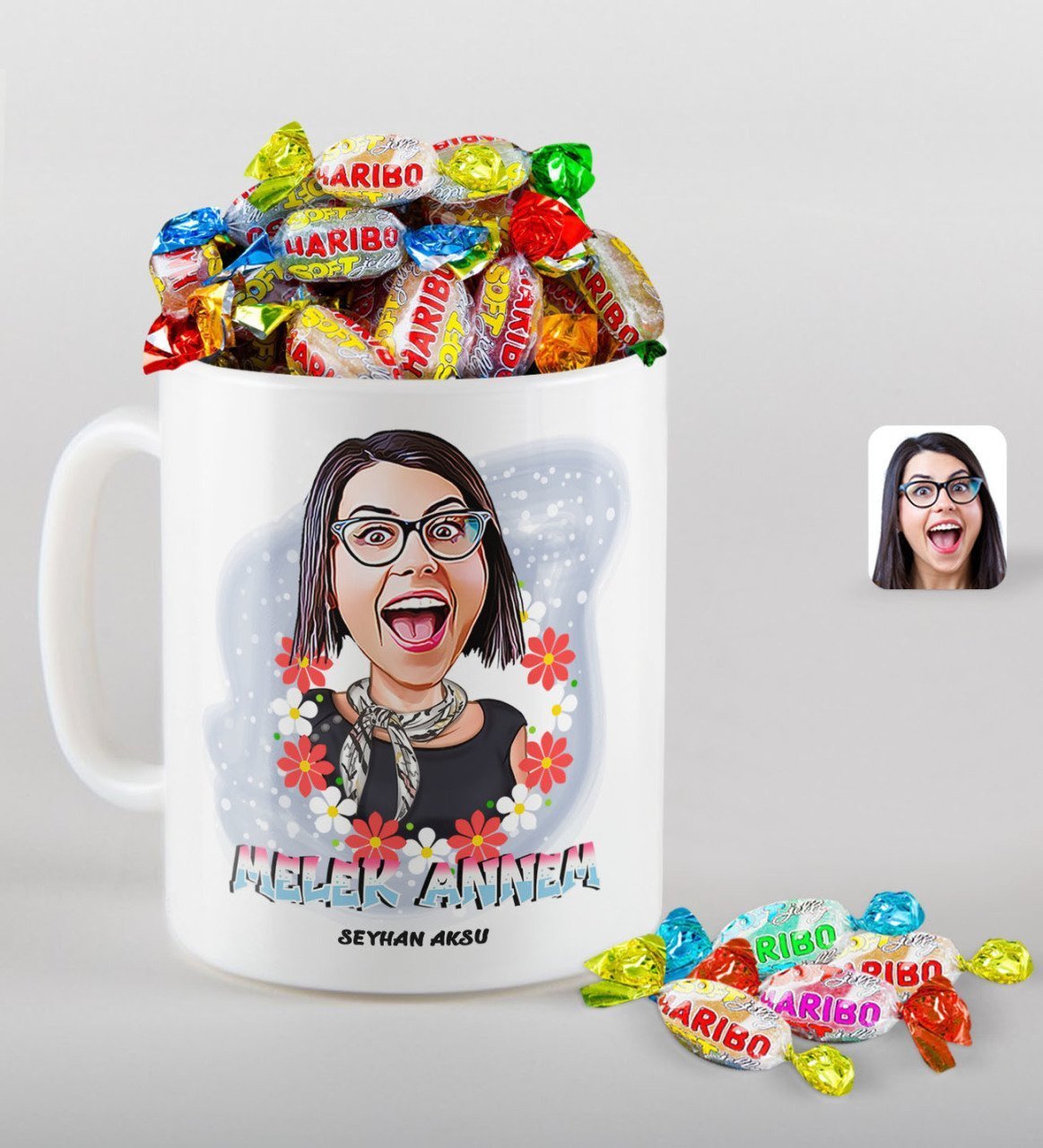 Kişiye Özel Anneler Günü Temalı Melek Annem Karikatürlü Beyaz Kupa ve Haribo Şeker Hediye Seti-1