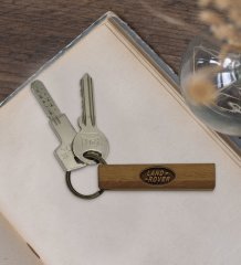 Kişiye Özel Plakalı Land Rover Logolu Ahşap Dikdörtgen Bar Anahtarlık Model 1