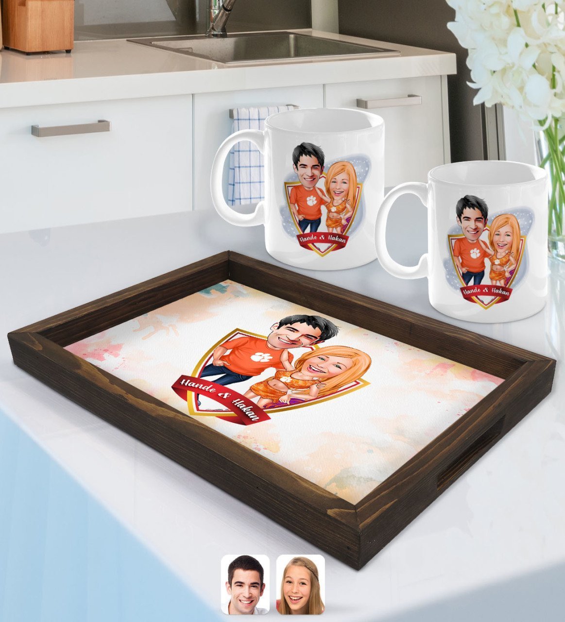 Kişiye Özel İsimli Sevgililer Karikatürlü Doğal Ahşap Tepsi ve 2’li Kupa Bardak Seti-54