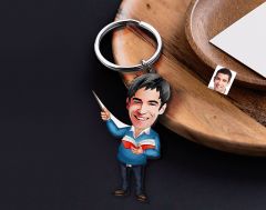 BK Gift Kişiye Özel Öğretmen Karikatürlü Ahşap Anahtarlık-3 Sevgiliye Hediye, Arkadaşa Hediye, Doğum Günü Hediyesi