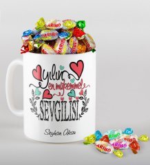 Kişiye Özel Yılın En Mükemmel Sevgilisi Beyaz Kupa ve Haribo Şeker Hediye Seti
