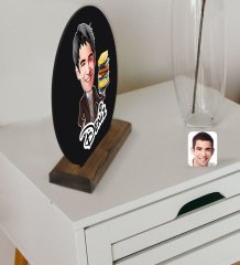 Kişiye Özel Erkek Öğretmen Karikatürlü Yuvarlak Ahşap Biblo