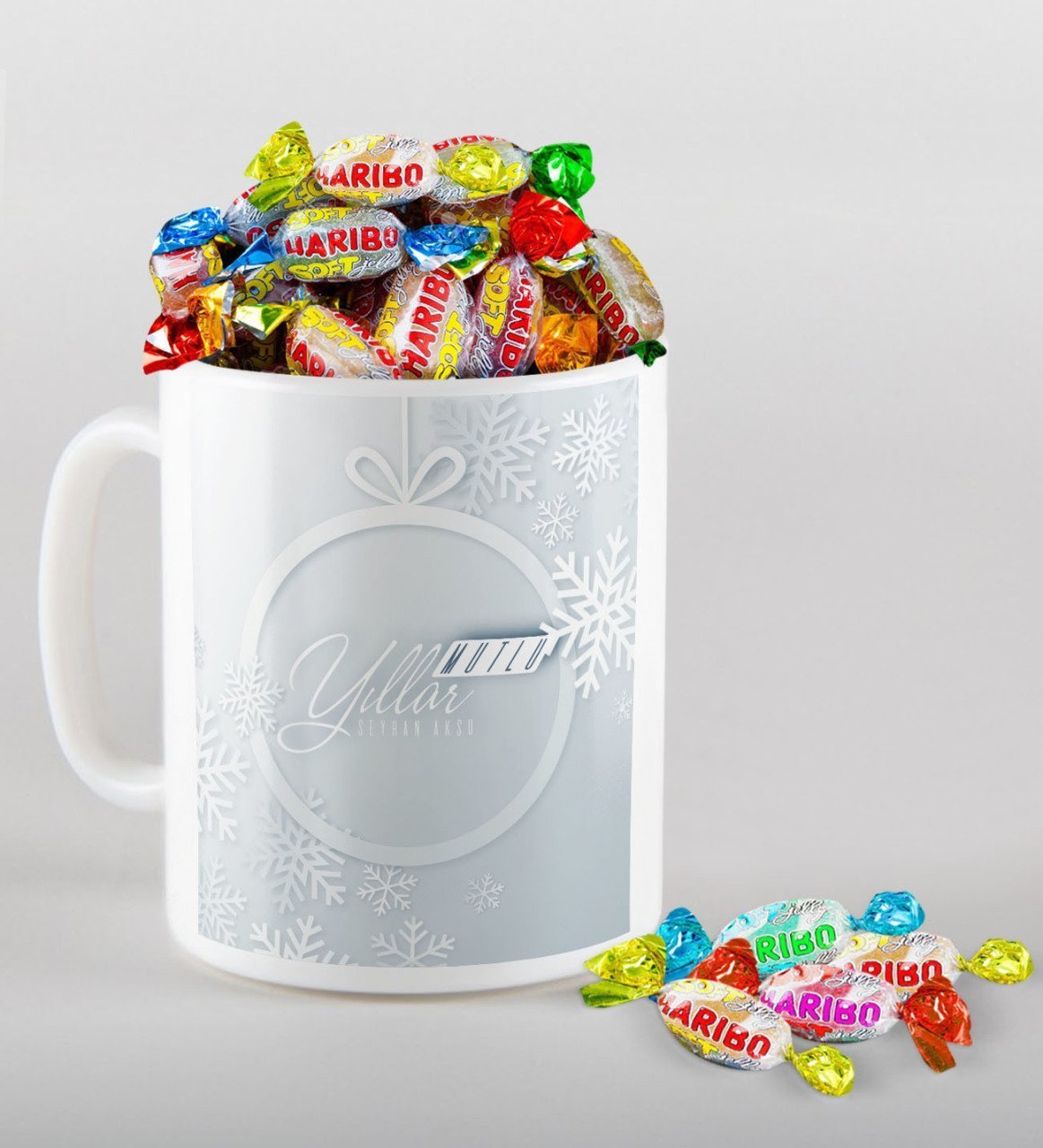 Kişiye Özel Yılbaşı Mutlu Yıllar Beyaz Kupa ve Haribo Şeker Hediye Seti-14