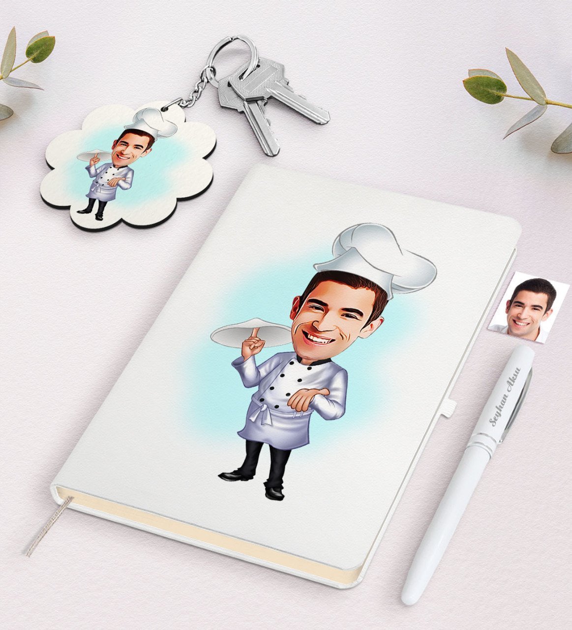 Kişiye Özel Erkek Chef Karikatürlü Beyaz Defter Kalem ve Anahtarlık Hediye Seti-4