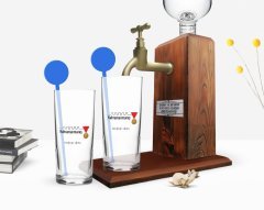 Kişiye Özel Renkli Baskılı Kahramanmaraş Tasarımlı Turistik İkili Vodka Bardağı ve Ahşap Vodka Standı Hediye Seti-1