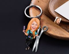 BK Gift Kişiye Özel Kuaför Karikatürlü Ahşap Anahtarlık-1 Sevgiliye Hediye, Arkadaşa Hediye, Doğum Günü Hediyesi