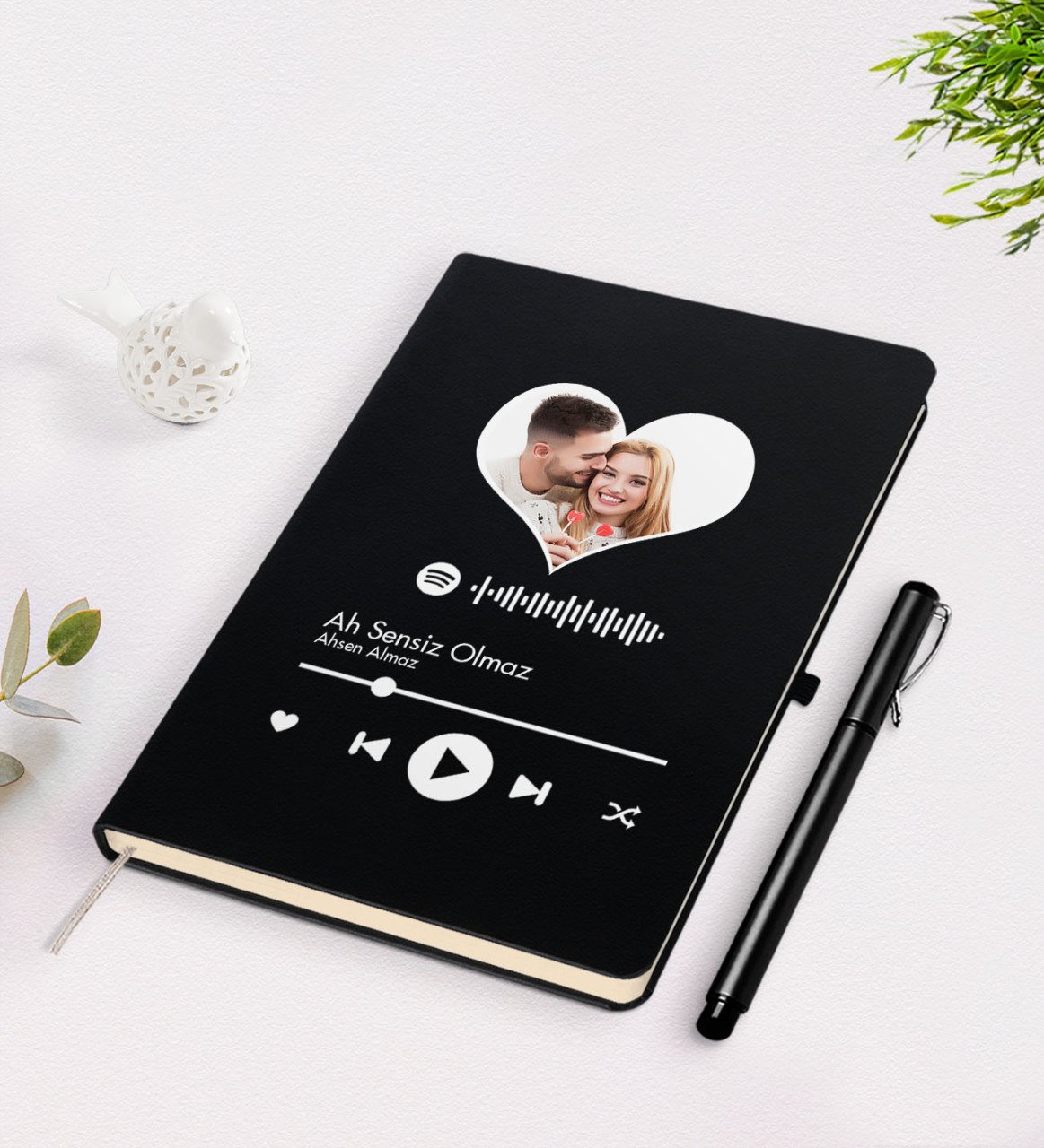 Kişiye Özel Kalpli Fotoğraflı Spotify Barkodlu Siyah Defter Kalem Seti-1