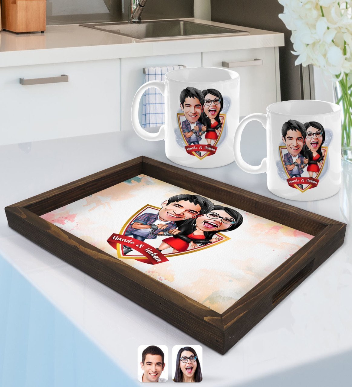 Kişiye Özel İsimli Sevgililer Karikatürlü Doğal Ahşap Tepsi ve 2’li Kupa Bardak Seti-1